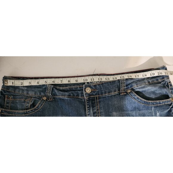 Womens Curvy Denim Shorts Size 20 By Reign With Distressed Look & Back Pocket St - Picture 6 of 6